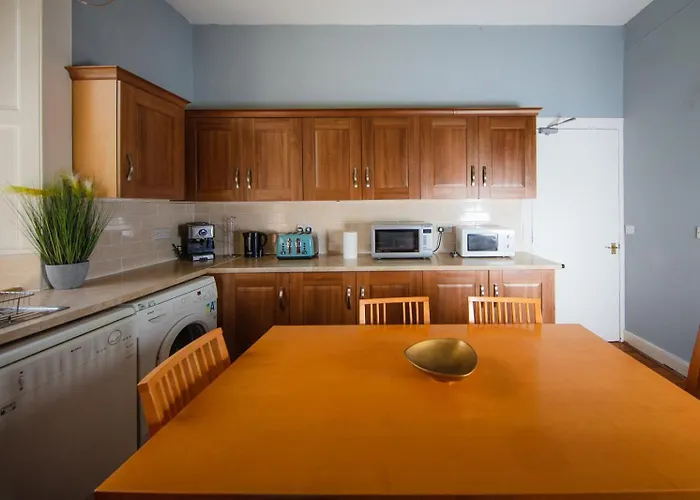 Cosy And Comfortable By Meadows * 에든버러