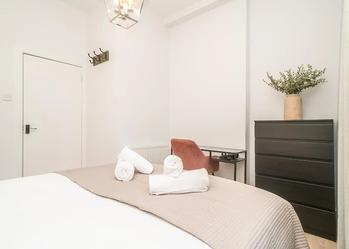 Apartament Charming 2-bed Flat Steps From The Royal Mile - Pass The Keys Edynburg