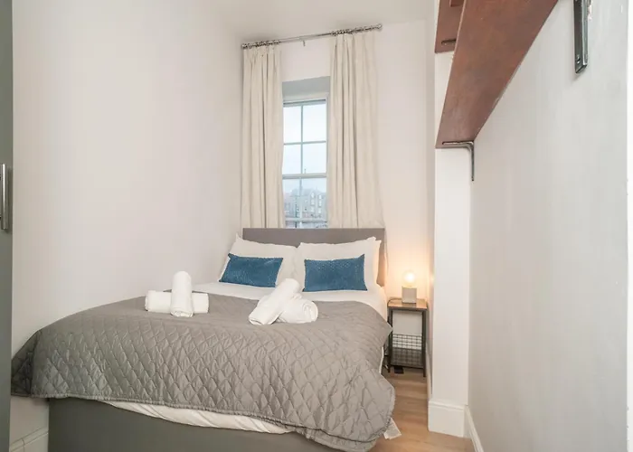 Charming 2-bed Flat Steps From The Royal Mile - Pass The Keys