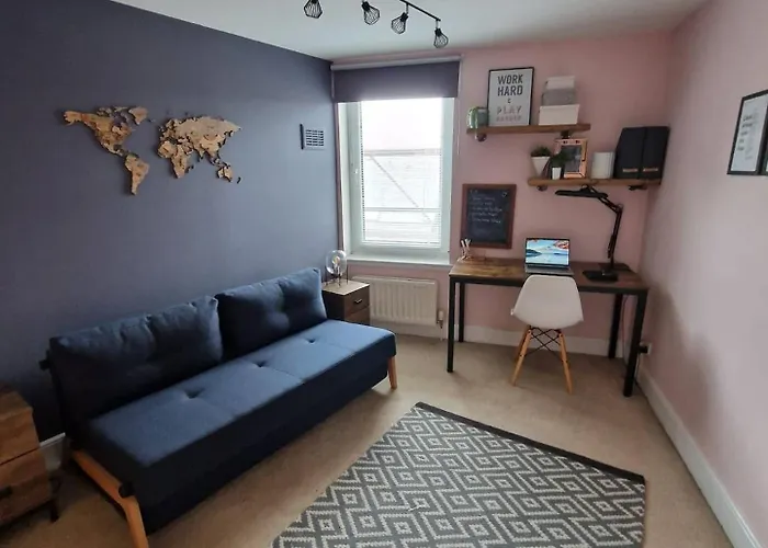 Spacious, Sunny Leith 아파트