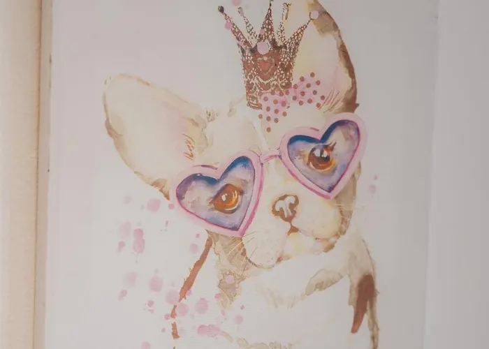 Bottom Of Royal Mile 7 Beds Sleeps 12 3 Bthrooms Apartment Edinburgh