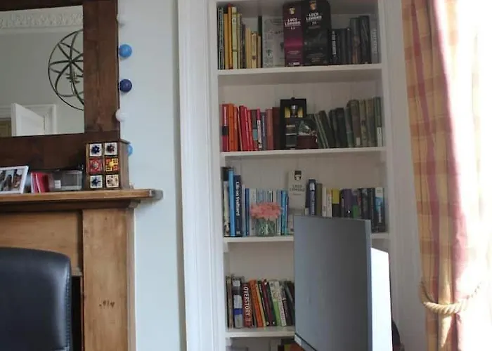 Charming Flat For Couples & Families