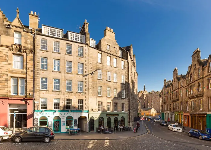 Grassmarket Modern Two Bedroom