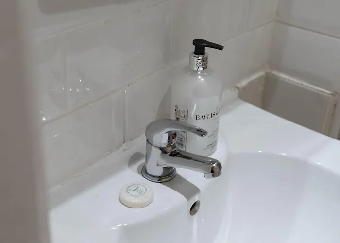 Charming View With Modern Comforts Apartment