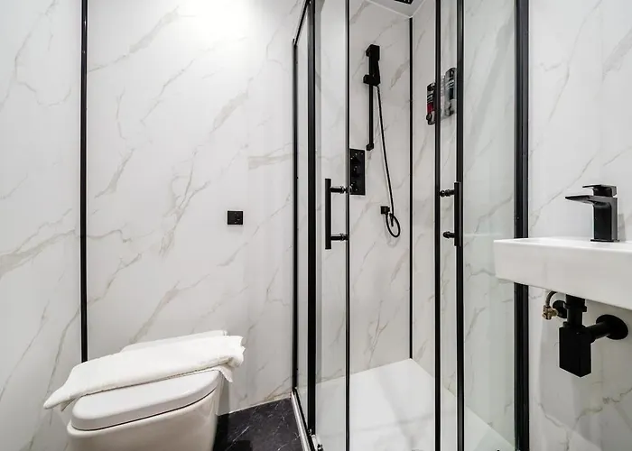 Bottom Of Royal Mile 7 Beds Sleeps 8 3 Bthrooms Apartament Edynburg