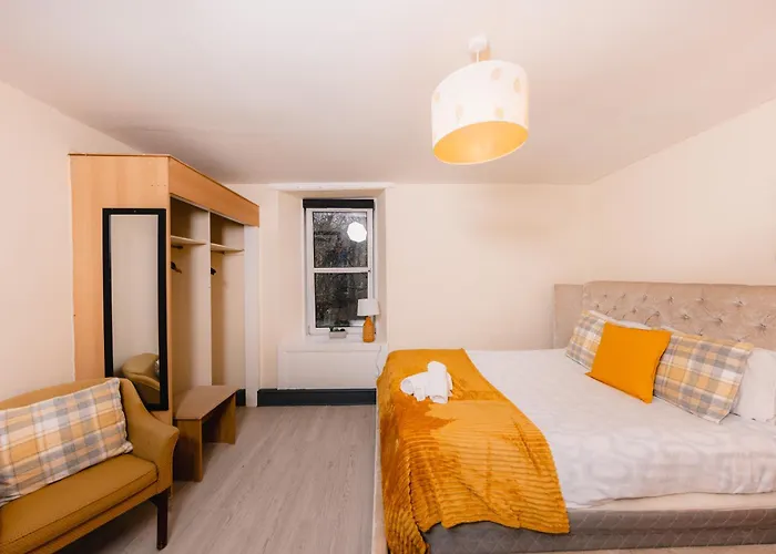 דירה Charming And Spacious Getaway 3