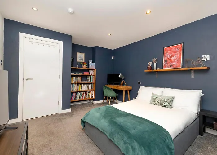 아파트 Chic 3-bedroom 2-storey House Near Centre With Free Parking 에든버러