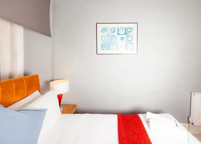 By The Meadows 9 דירה