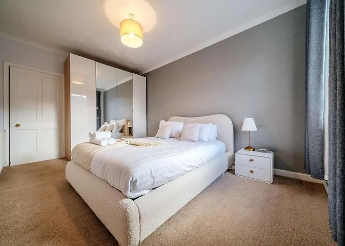 Apartment Bright Sleep 4 15 Minute Centre Free Parking Neaby Edinburgh