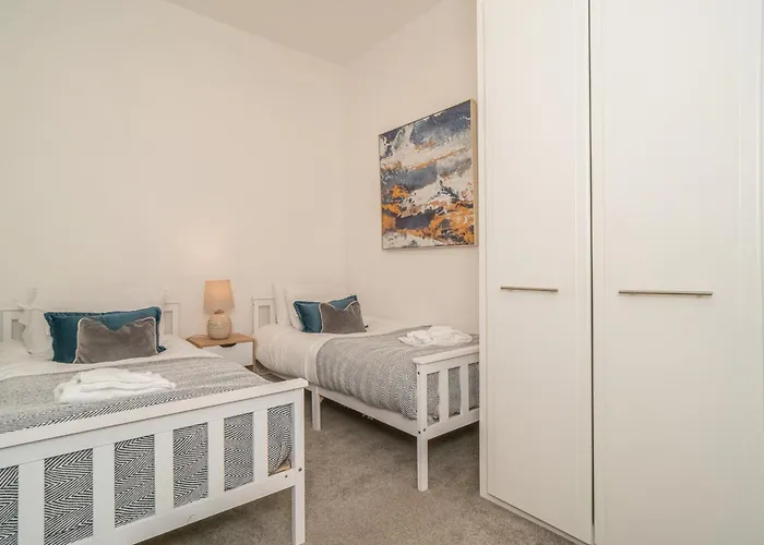 Georgian Elegance With Patio Garden West End - Pass The Keys *