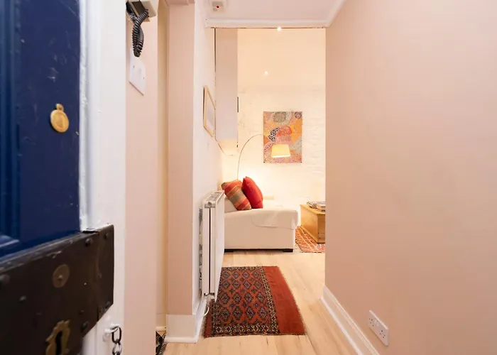 Chic 1-bedroom In New Town דירה