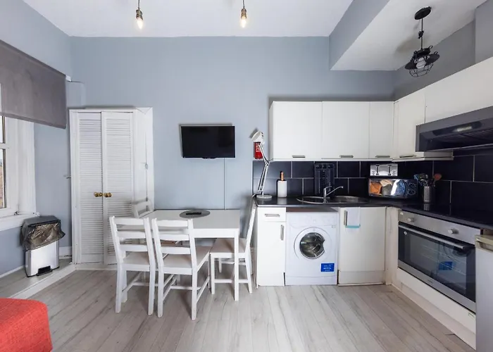 By The Meadows 9 אדינבורו