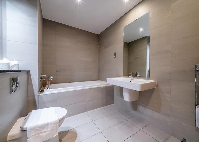 Weston's Penthouse Sleep 11, 8 Beds Free Parking Lejlighed Edinburgh