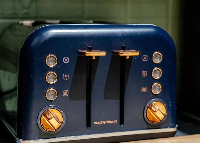 Percys Place Sleep 11, 15 Minute To Centre Free Parking *