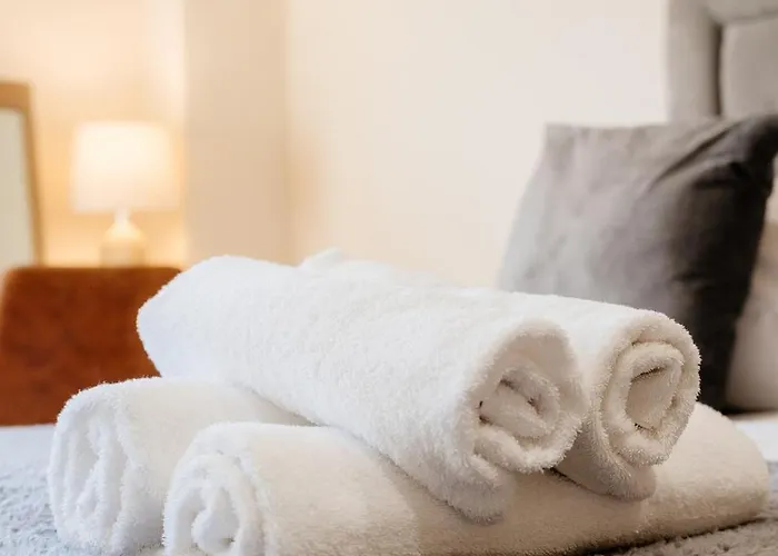 Bottom Of Royal Mile 7 Beds Sleeps 8 3 Bthrooms Edynburg