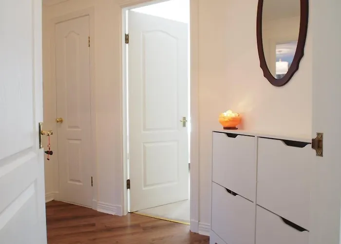Apartament Fettes - Homely 2bd In Quiet Development *