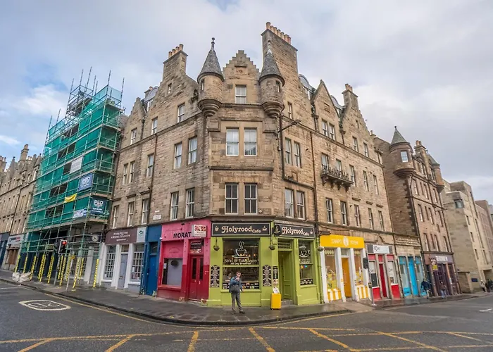 Charming 2-bed Flat Steps From The Royal Mile - Pass The Keys * Edynburg