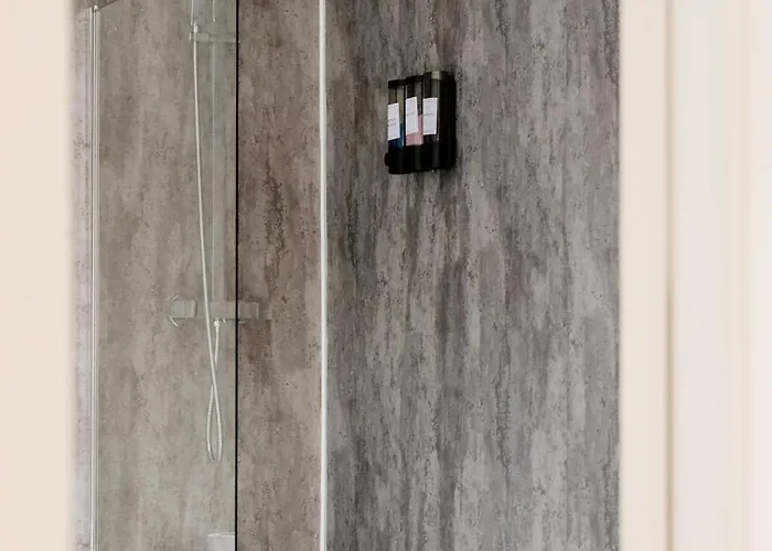 Lägenhet Bottom Of Royal Mile 7 Beds Sleeps 12 3 Bthrooms *