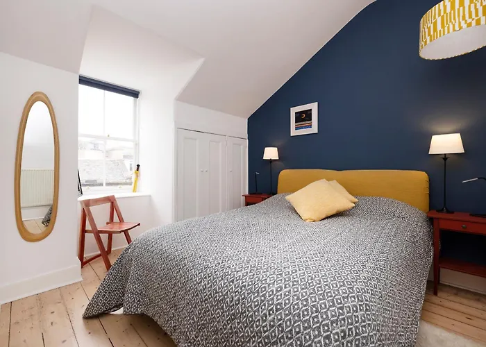 Chic 1-bedroom In New Town *