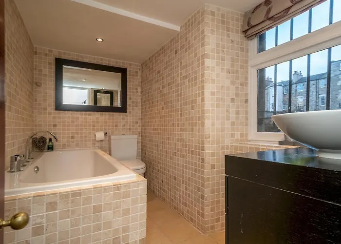 Georgian Elegance With Patio Garden West End - Pass The Keys