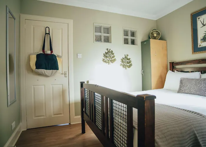 Snug 1 Bed In Edinburgh's Juniper