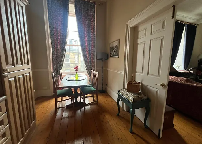 Regal 2bd Georgian Flat In The Heart Of Edinburgh