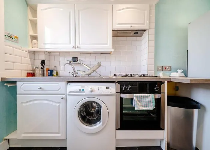 Bright Sleep 4 15 Minute Centre Free Parking Neaby *