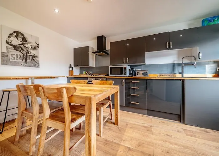 Bottom Of Royal Mile 7 Beds Sleeps 8 3 Bthrooms Edynburg