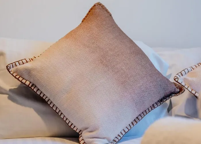 Elliot's Place Free Parking Sleep 4 Cosy *