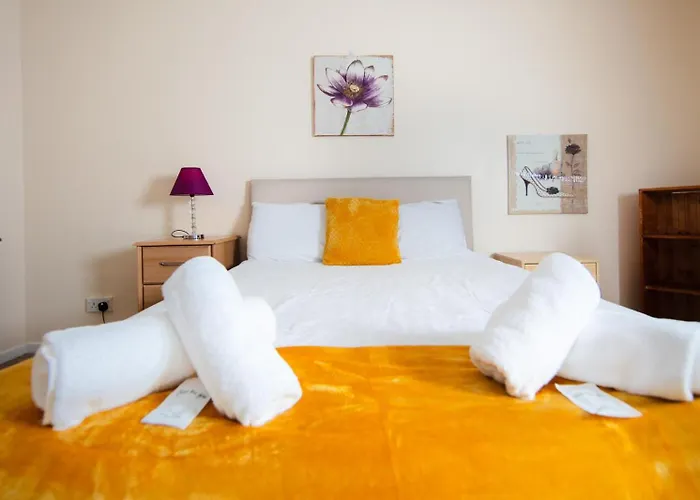 Stunning Old Town Retreat אדינבורו