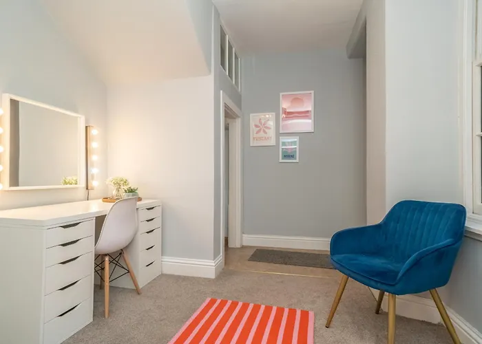 Georgian Elegance With Patio Garden West End - Pass The Keys Apartman