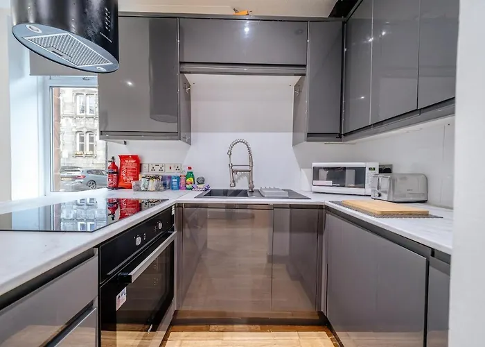 Milton's Place Sleeps 5, 10 Minutes Walk To Royal Mile