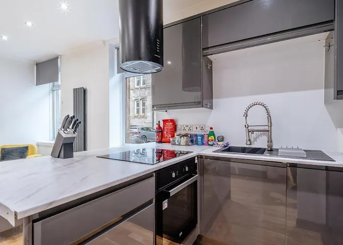 Milton's Place Sleeps 5, 10 Minutes Walk To Royal Mile Apartman *