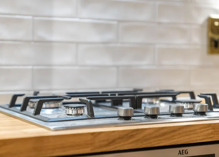 Pilrig Modern 2 Bedroom - *