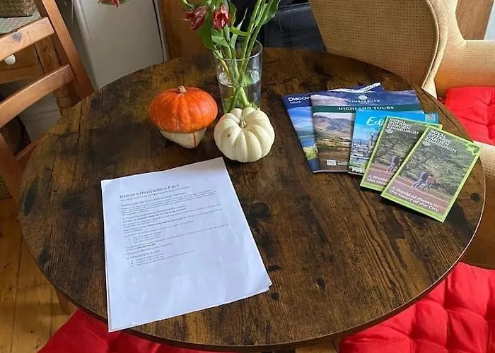 Charming Flat For Couples & Families