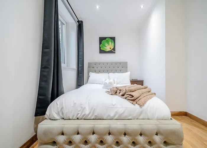 Milton's Place Sleeps 5, 10 Minutes Walk To Royal Mile Apartman *