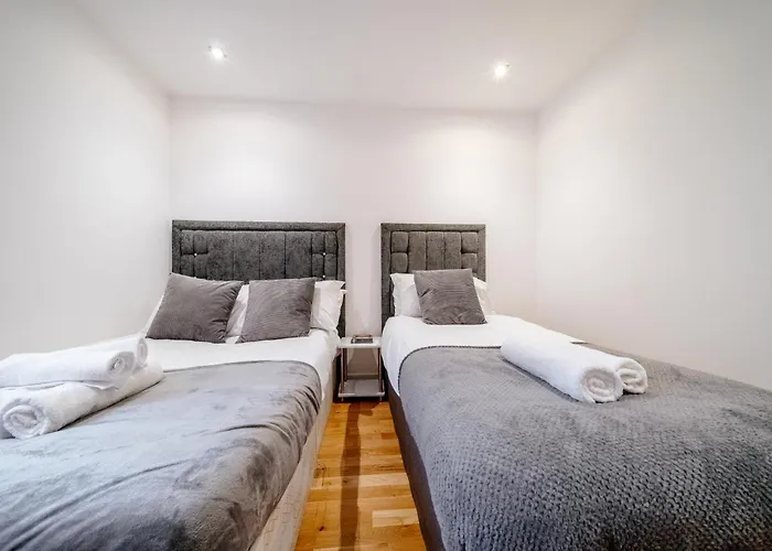 דירה Albions Corner 6 Guests 5 Beds Free Parking אדינבורו