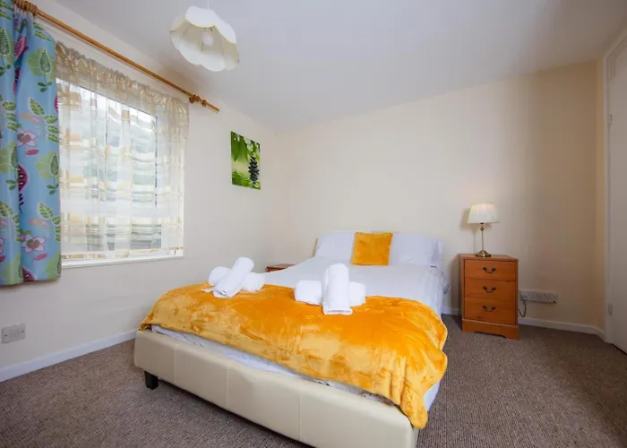 Cosy Arthurs Seat View 4 Bdrm Apartment Edinburgh