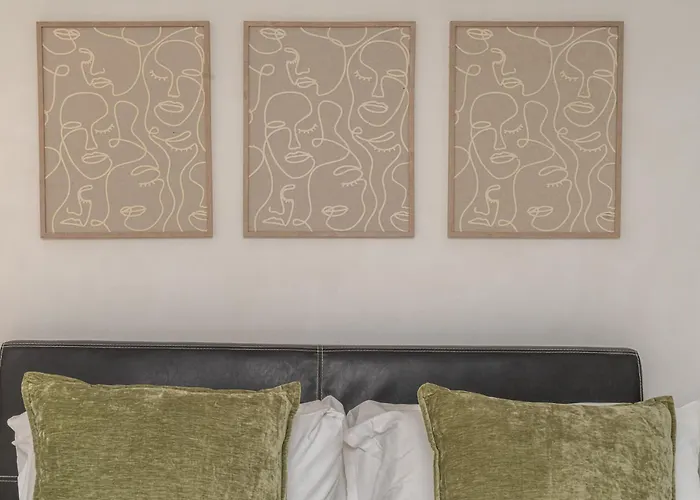 Apartman Georgian Elegance With Patio Garden West End - Pass The Keys *