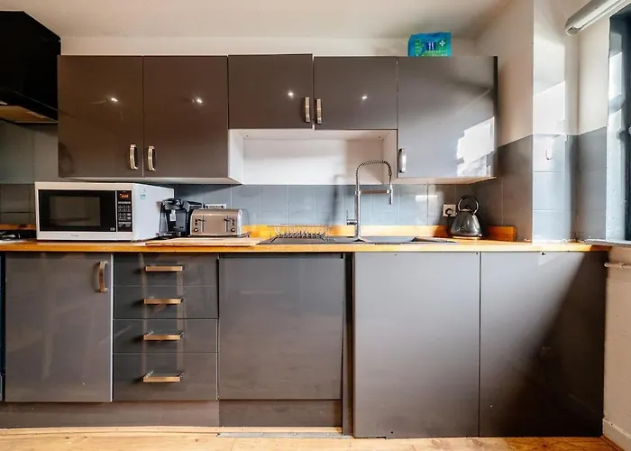 Bottom Of Royal Mile 7 Beds Sleeps 8 3 Bthrooms *