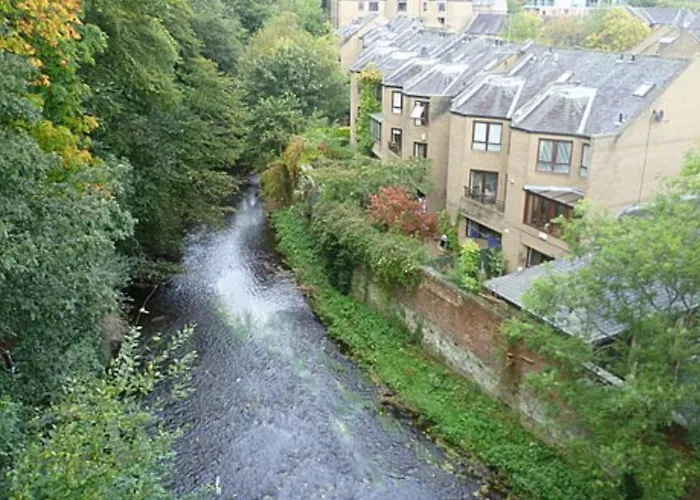 Apartment Tranquil 2 Bed Flat, Free Parking, Near Murrayfield & Centre *