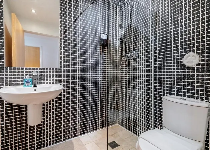 Albions Corner 6 Guests 5 Beds Free Parking דירה