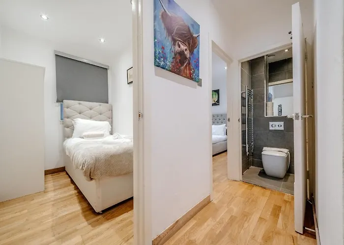 Milton's Place Sleeps 5, 10 Minutes Walk To Royal Mile