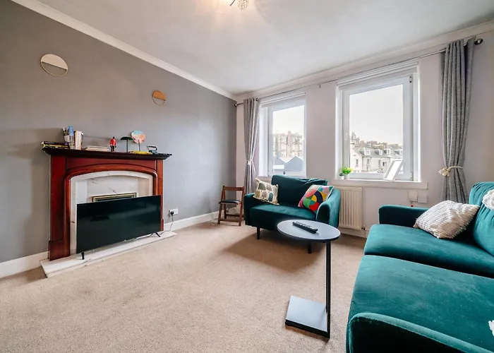 Apartment Bright Sleep 4 15 Minute Centre Free Parking Neaby *