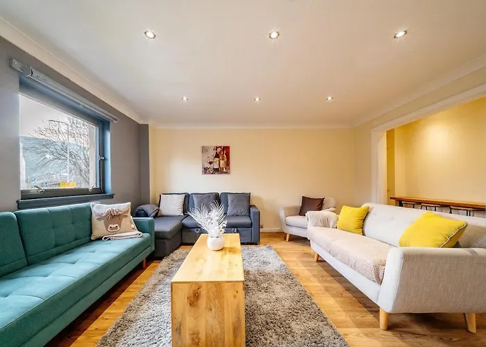 Bottom Of Royal Mile 7 Beds Sleeps 8 3 Bthrooms * Edynburg