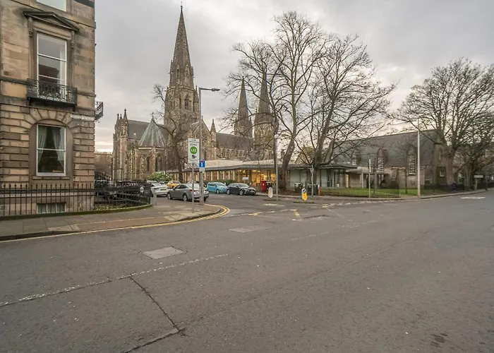 Georgian Elegance With Patio Garden West End - Pass The Keys Apartman Edinburgh