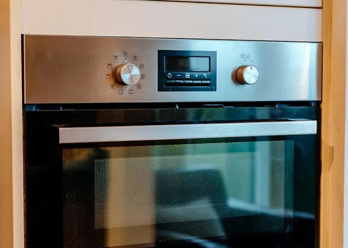 Weston's Penthouse Sleep 10, 6 Beds Free Parking Edinburgh