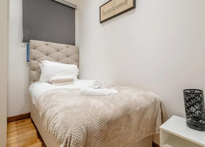 Milton's Place Sleeps 5, 10 Minutes Walk To Royal Mile Edynburg