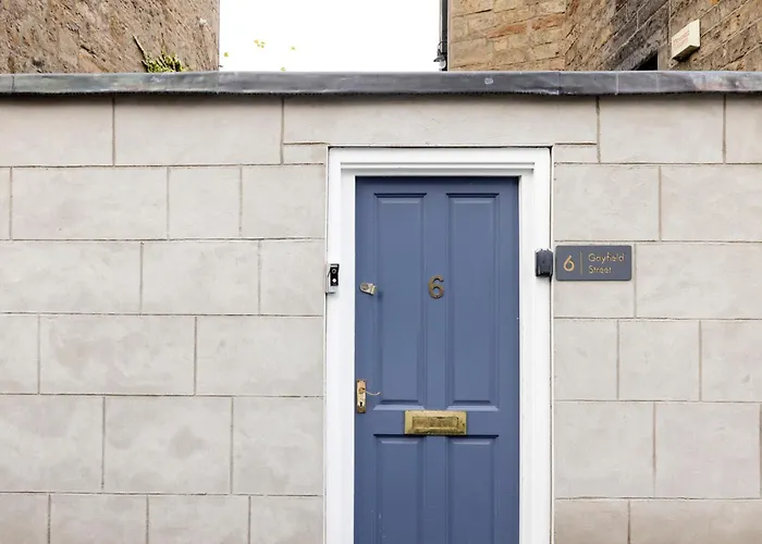 Luxury Family Flat In New Town *