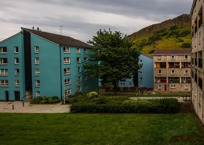 Cosy Arthurs Seat View 4 Bdrm * Эдинбург